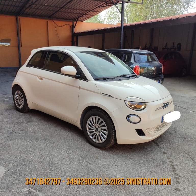 Fiat 500 E action 2021